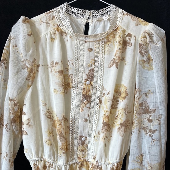 mini 👗dress - Picture 6 of 7